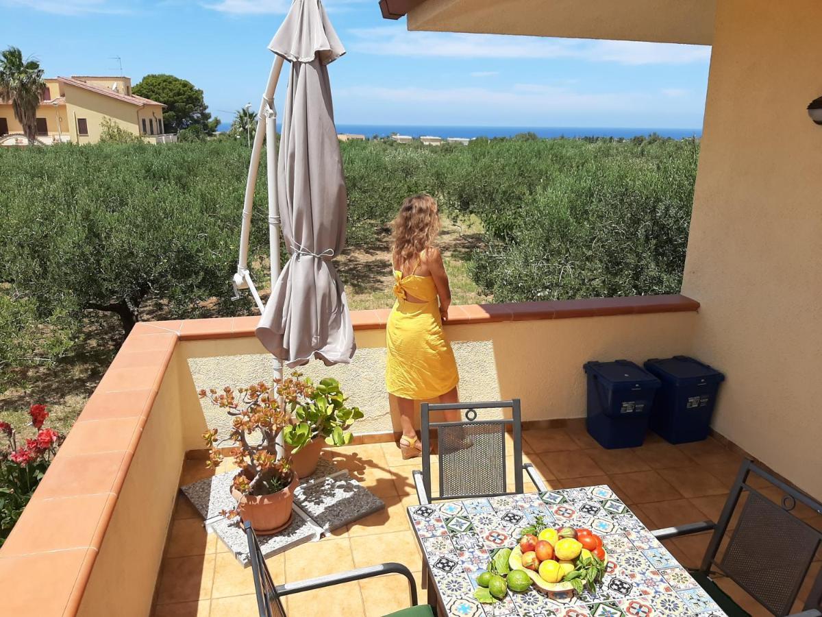 Casanonnavittoria Bed & Breakfast แตร์ราซีนี ภายนอก รูปภาพ