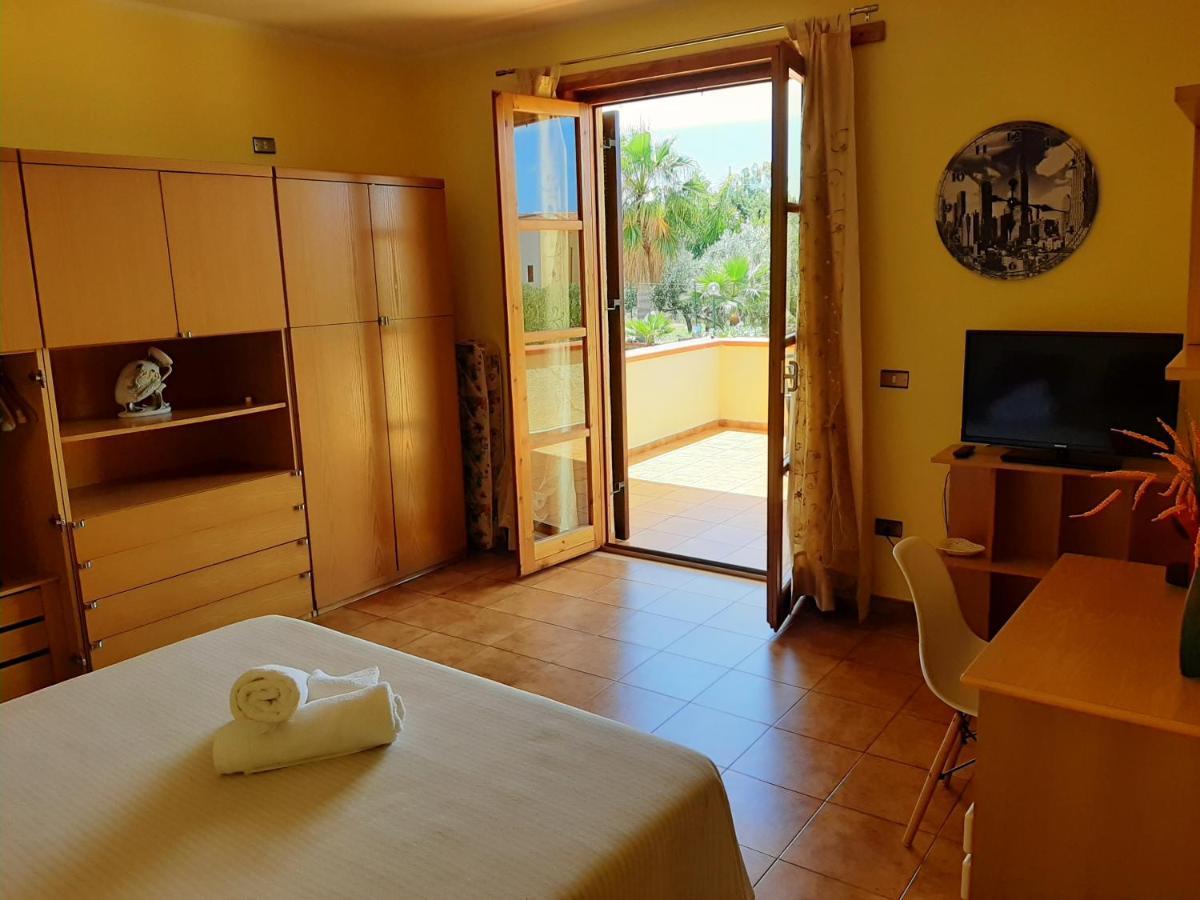 Casanonnavittoria Bed & Breakfast แตร์ราซีนี ภายนอก รูปภาพ