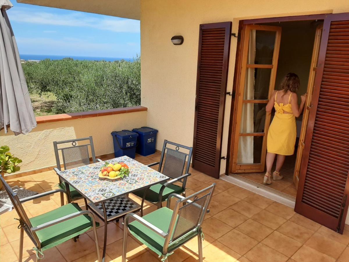 Casanonnavittoria Bed & Breakfast แตร์ราซีนี ภายนอก รูปภาพ