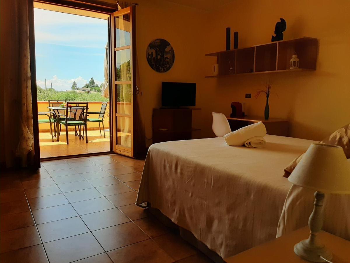 Casanonnavittoria Bed & Breakfast แตร์ราซีนี ภายนอก รูปภาพ