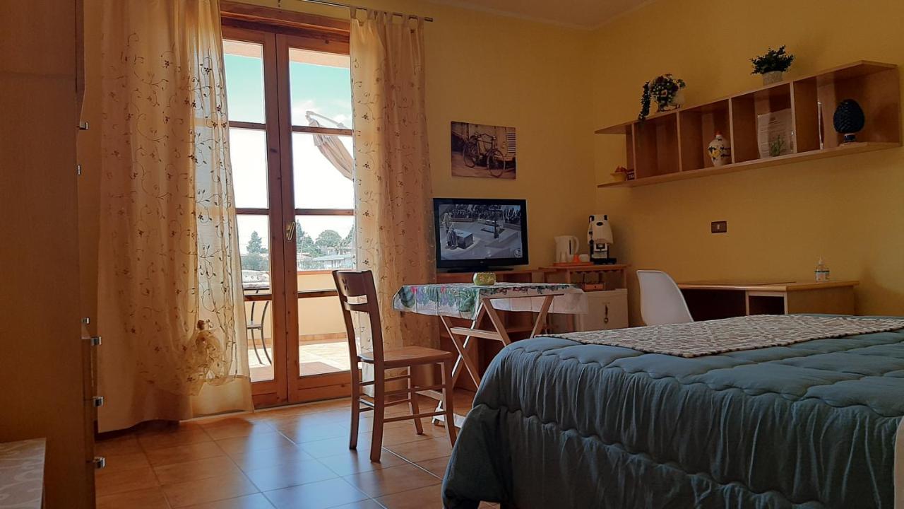 Casanonnavittoria Bed & Breakfast แตร์ราซีนี ภายนอก รูปภาพ